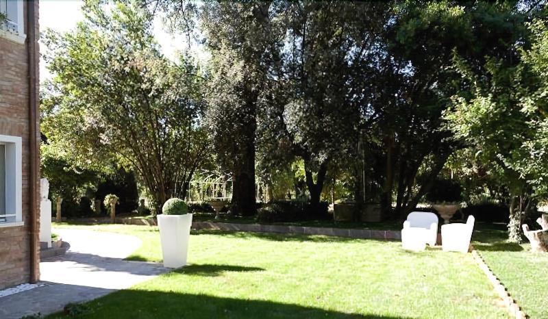Horti Della Fasanara Hotel Ferrara Bagian luar foto
